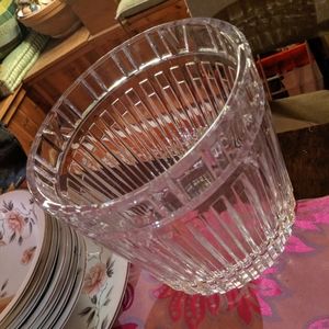 Crystal ice bucket